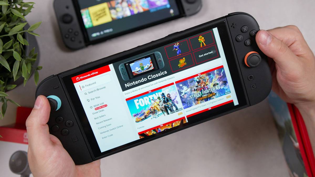 Infographic showing Nintendo Switch Online benefits: Online Play (required for multiplayer), Cloud Saves (for 85% of first-party games), Classic Games (100+ NES/SNES/N64/GBA titles), Mobile App (voice chat), Family Plan (8 accounts for $34.99/year)